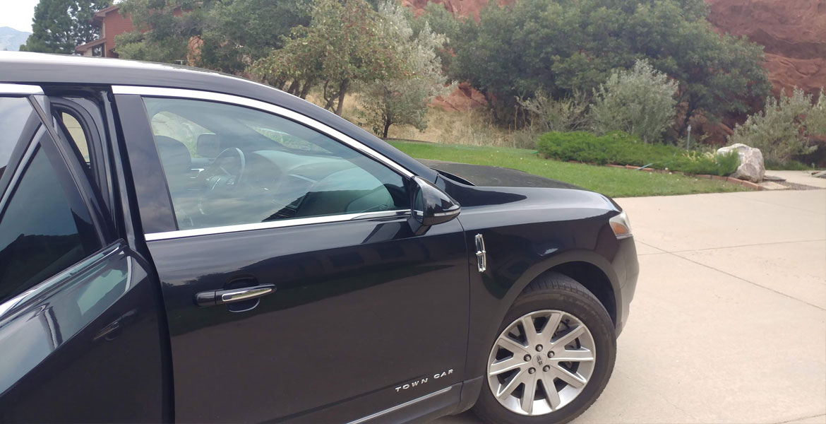 Denver Airport (DEN) to Roxborough Park private car