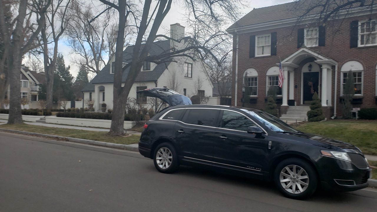 Lincoln town car Washington Park to Denver Airport ride