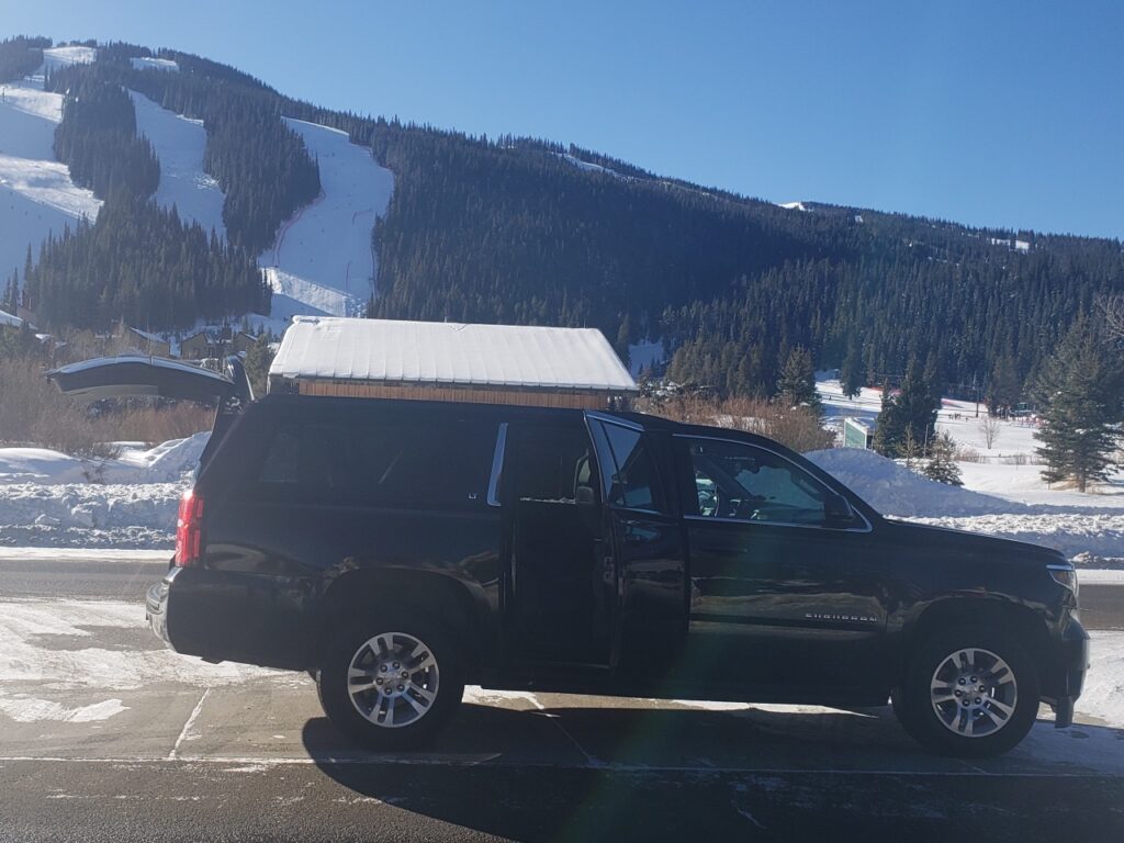 black SUV ride to Copper Mountain from Denver Airport